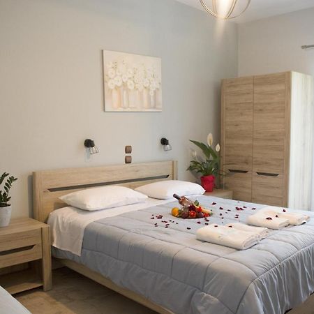 Marina Apartments, Agios Gordios  Exterior photo