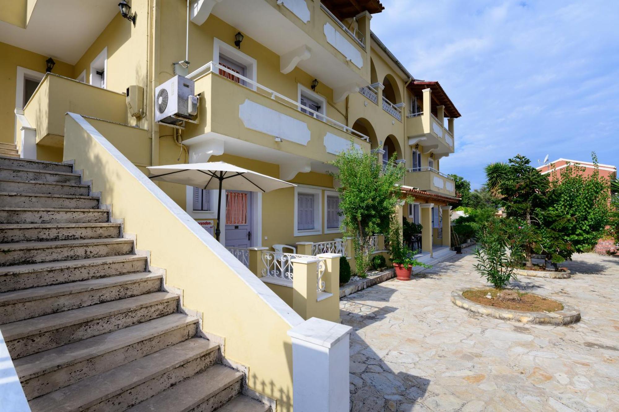 Marina Apartments, Agios Gordios  Exterior photo