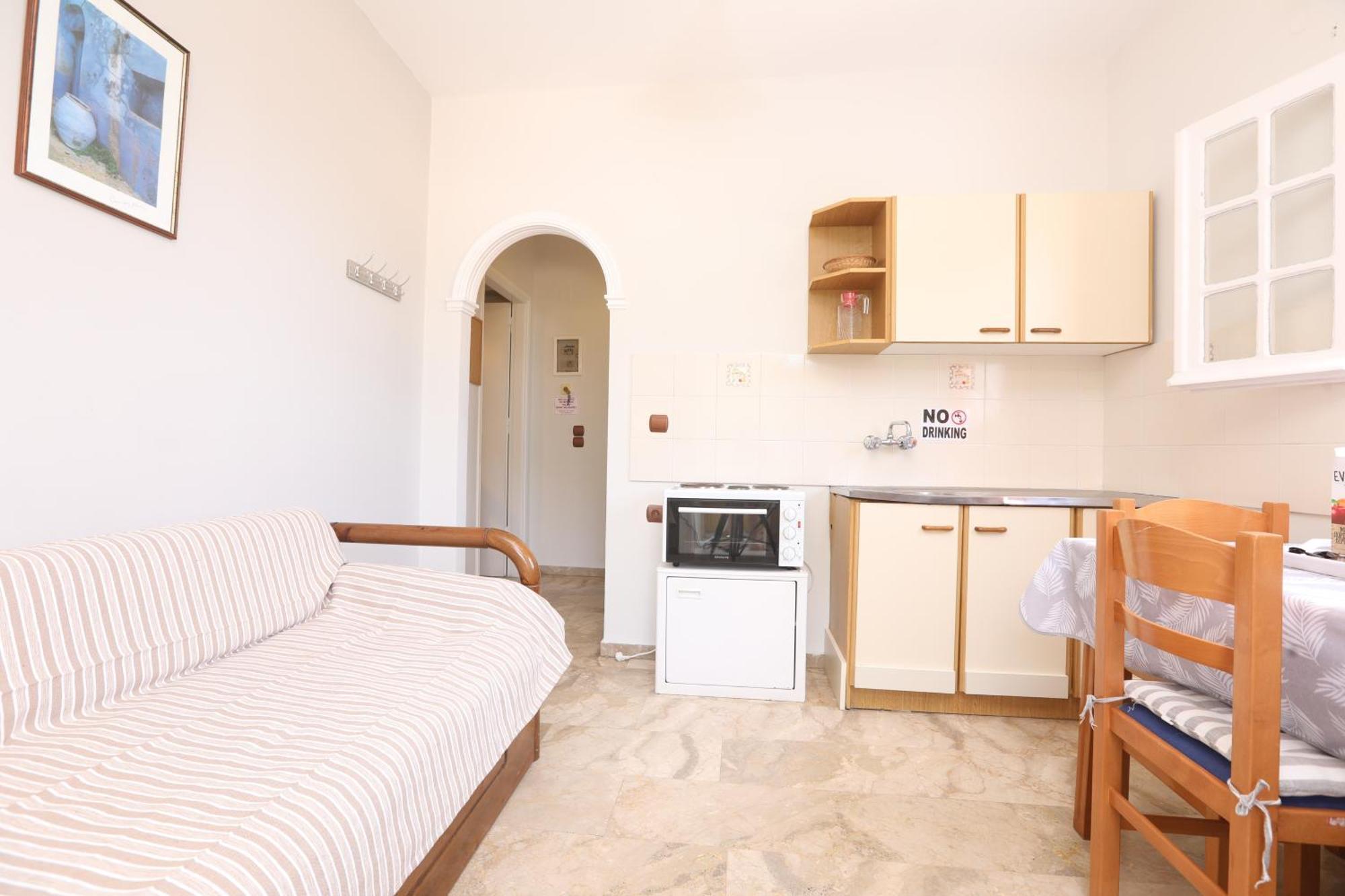 Marina Apartments, Agios Gordios  Exterior photo