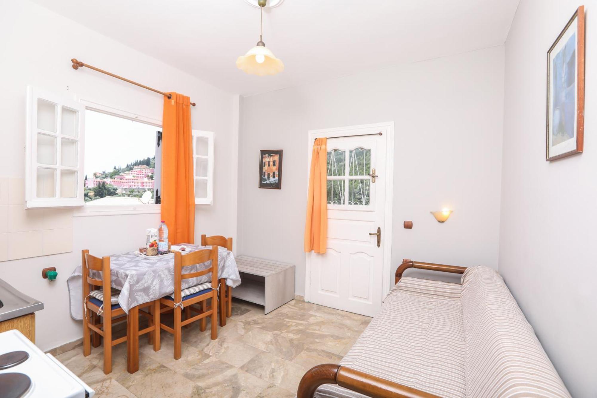 Marina Apartments, Agios Gordios  Exterior photo